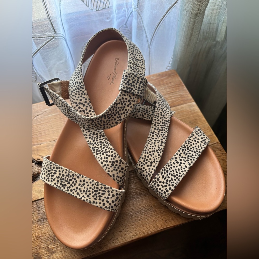 Women’s Sandals size 8